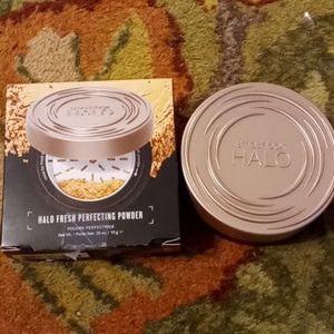 Smashbox Halo perfecting powder- light / neutral
